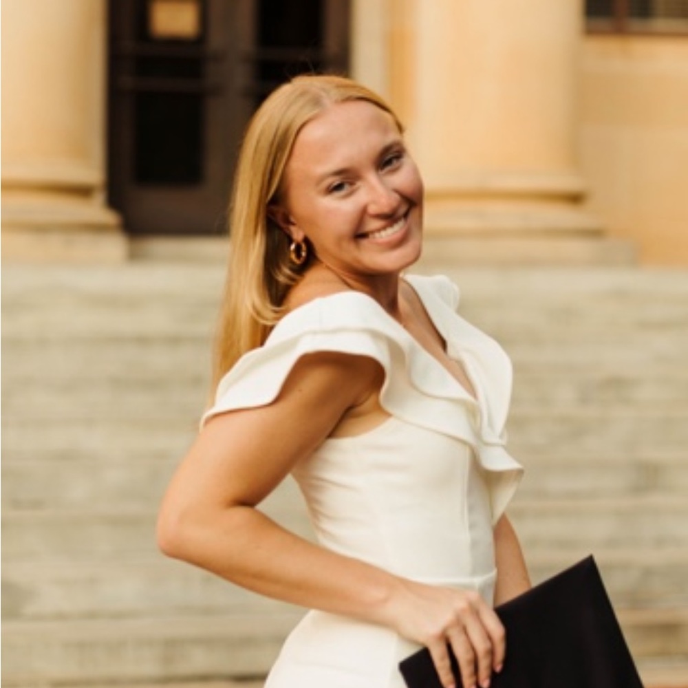 Meet your Posher, Elyse